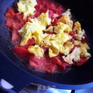 Make Tomato fried eggs step 6