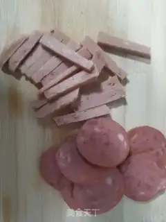 Make Hong Kong sauerkraut and ham soup step 1