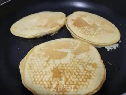 Make Red bean egg pancakes step 5