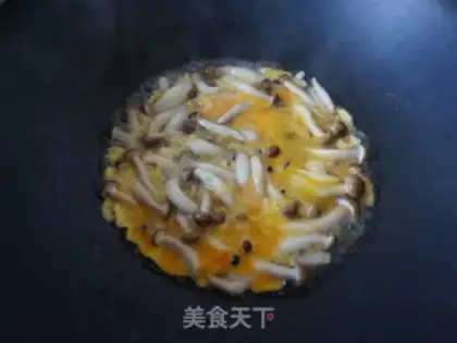 Make Crab mushrooms and fried eggs step 4