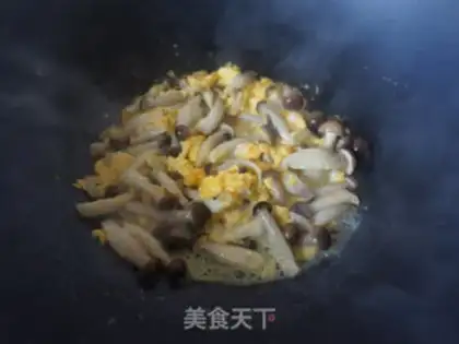 Make Crab mushrooms and fried eggs step 5