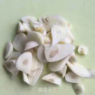 Make Garlic fried green step 1