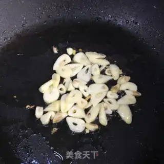 Make Garlic fried green step 2
