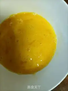 Make Eggs, fried beans step 1
