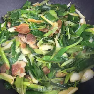 Make Five flowers with garlic step 7