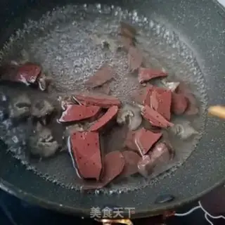 Make Soup of sea hog blood step 6