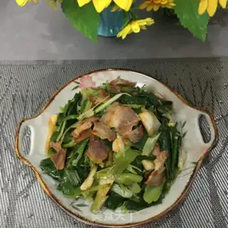 Make Five flowers with garlic step 8