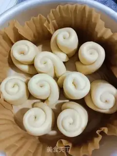 Make Tore bread with your hands step 7