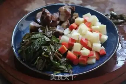 Make The fragrance makes potatoes and sausages step 2