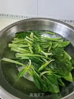 Make Spinach omelet step 1