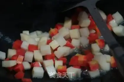 Make The fragrance makes potatoes and sausages step 3