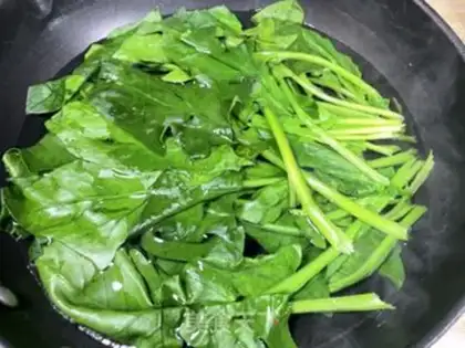 Make Pine shrimp plum soup step 4