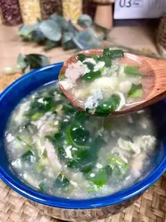 Make Spinach omelet soup step 12