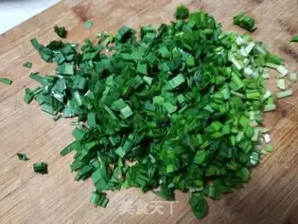 Make An egg box of celery step 1