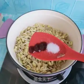 Make Pork and soybean sprouts step 5