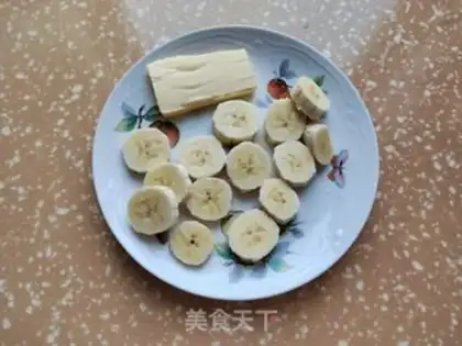 Make Peach sauce banana sandwich step 1