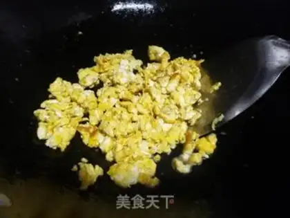 Make An egg box of celery step 4
