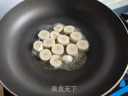 Make Peach sauce banana sandwich step 2