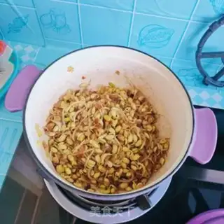 Make Pork and soybean sprouts step 9