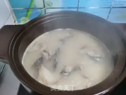 Make Puffy and black fish soup step 5