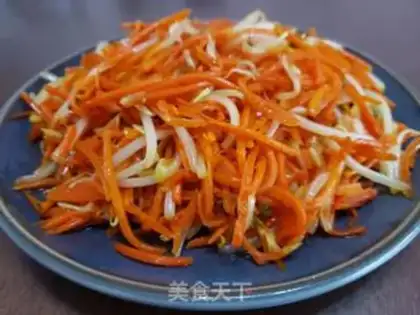 Make The green bean sprouts with red carrots step 4