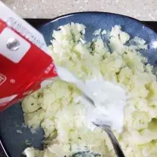 Make Black pepper mashed potatoes step 4