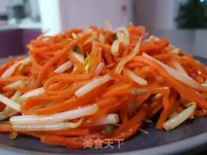 Make The green bean sprouts with red carrots step 5