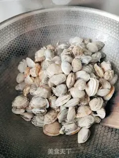 Make Scrambled clams step 3