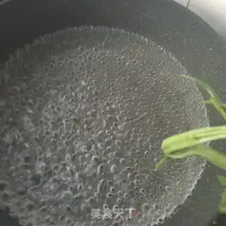 Make Noodles and pig blood step 1
