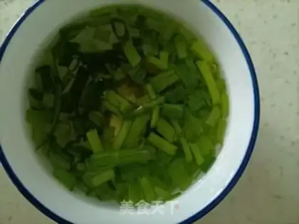 Make Shanghai Qingbong pork dumplings step 1