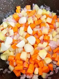 Make Family borscht step 5