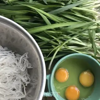 Make An egg box of celery step 0