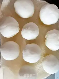 Make Salted egg meat pine crystal bag step 11