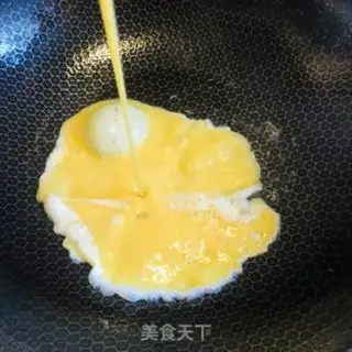 Make Onion egg fried rice step 3