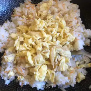 Make Onion egg fried rice step 9
