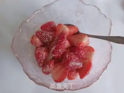 Make Strawberry Gretel step 1