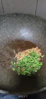 Make Scrambled meat sauce with black noodles step 8