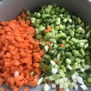 Make Garlic salami fried rice step 1