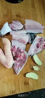 Make Fresh earth, black fish soup step 1