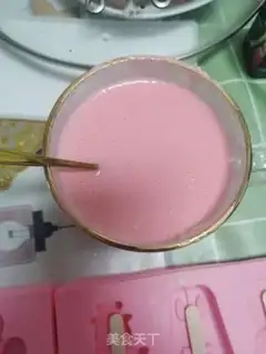 Make Homemade strawberry ice cream step 4