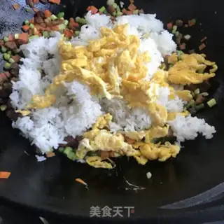 Make Garlic salami fried rice step 6