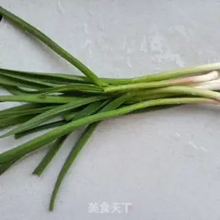 Make Garlic eggs with noodles step 0