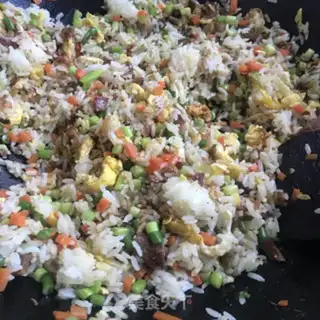 Make Garlic salami fried rice step 7