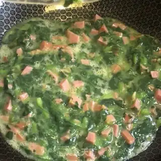 Make The spinach ham and eggs step 6