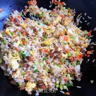 Make Garlic salami fried rice step 8