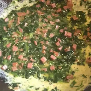 Make The spinach ham and eggs step 7