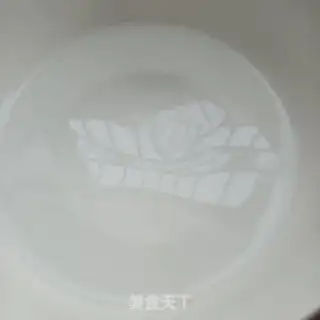 Make A three-coloured ball with snow clams step 7