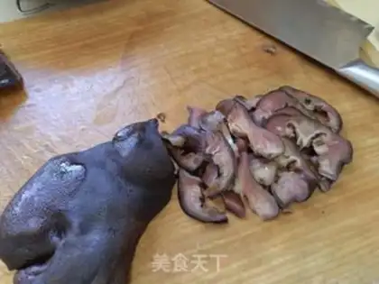 Make Fry the pig face step 1