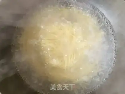 Make Powdered with garlic sauce step 5