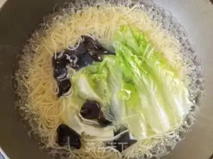 Make Powdered with garlic sauce step 9